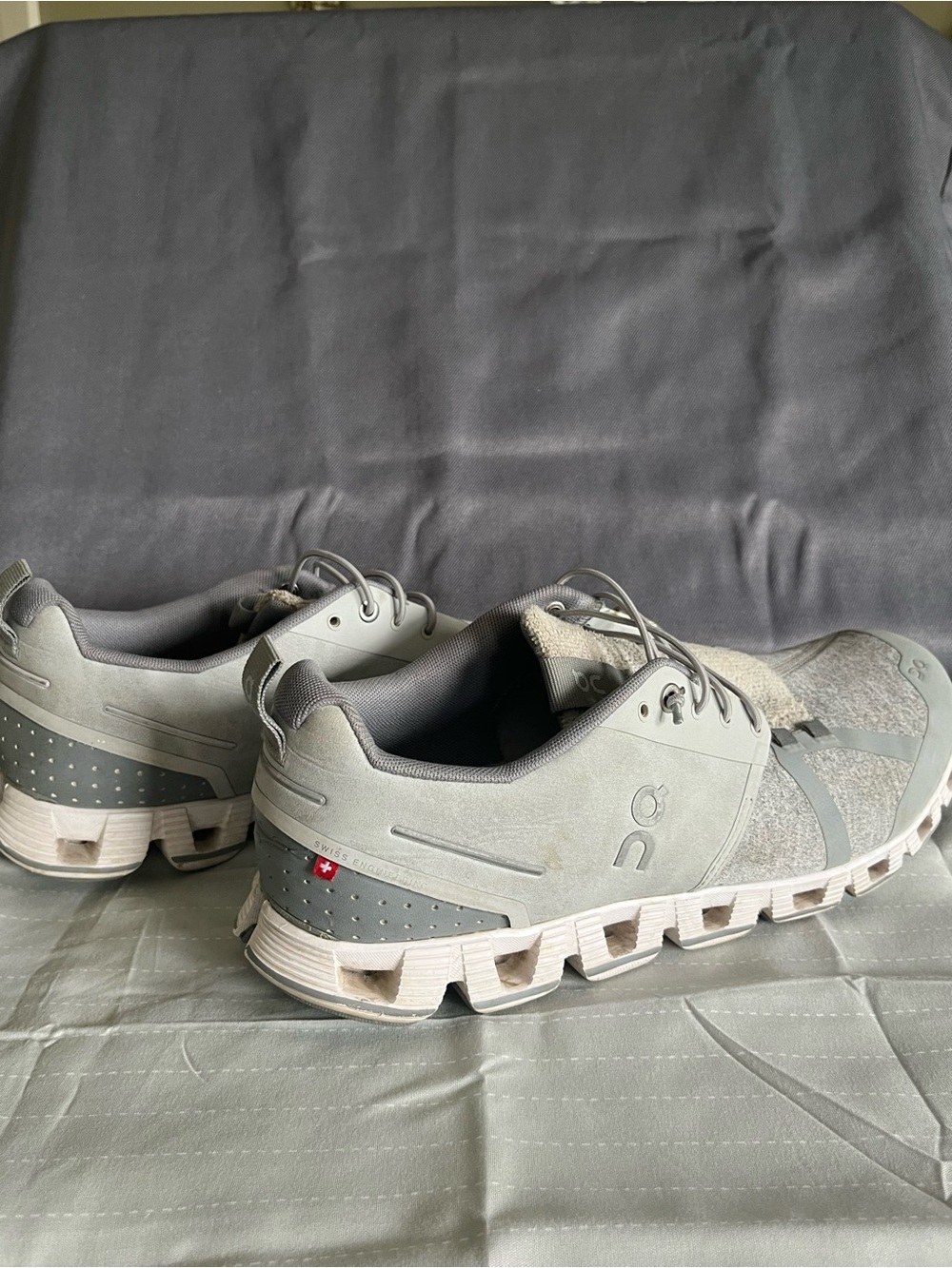 On Running Cloud Men’s Running Shoes in Light Gray and White